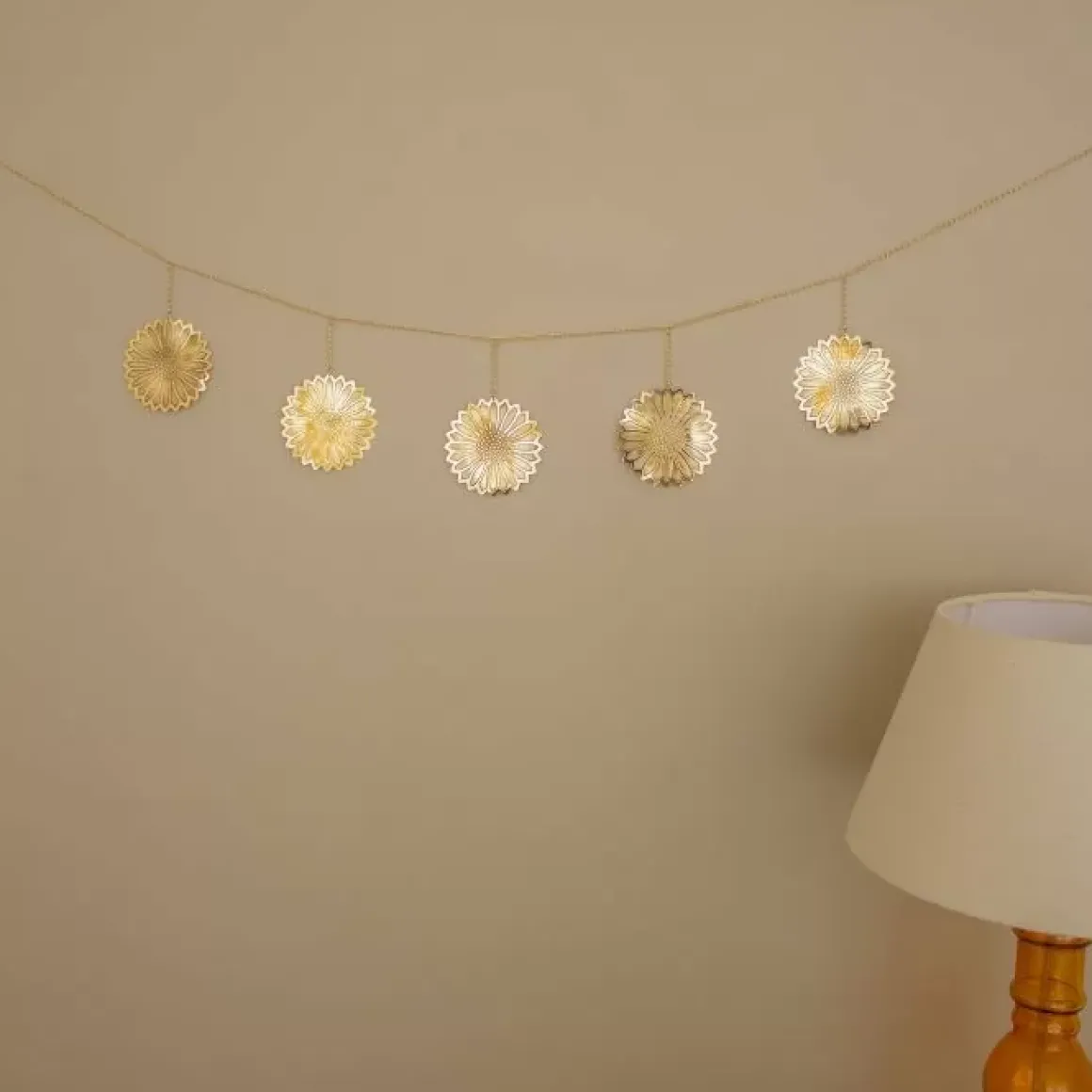 A La Slinger Daisy Goud