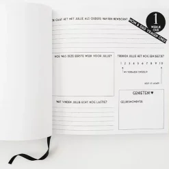 Baby'S Eerste Jaar Boek Bonjour To You