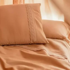 Beddengoed Junior Vera Eyelet Sienna Brown Nobodinoz