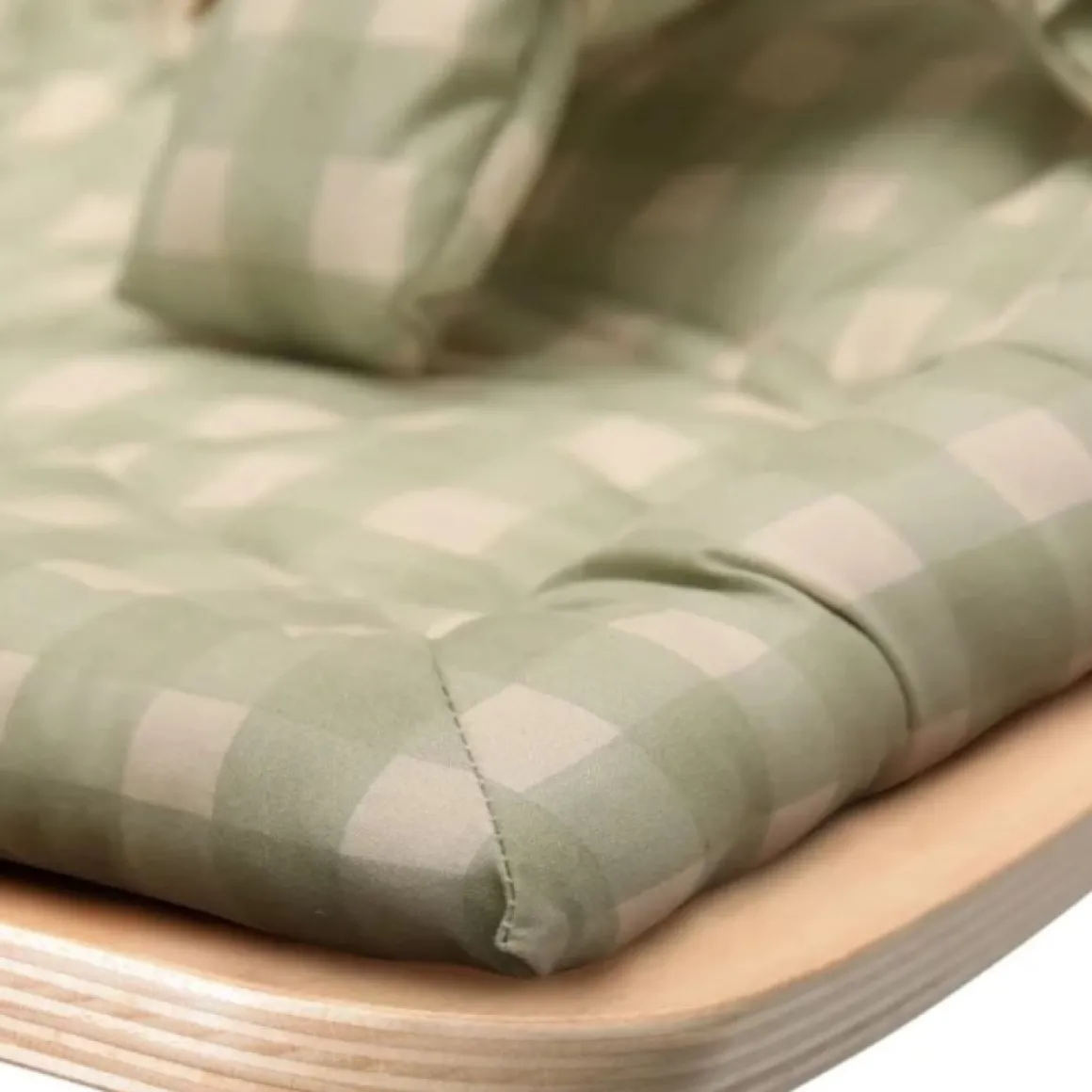 Charlie Crane Wipstoeltje Levo Beukenhout Brigitte Farrow