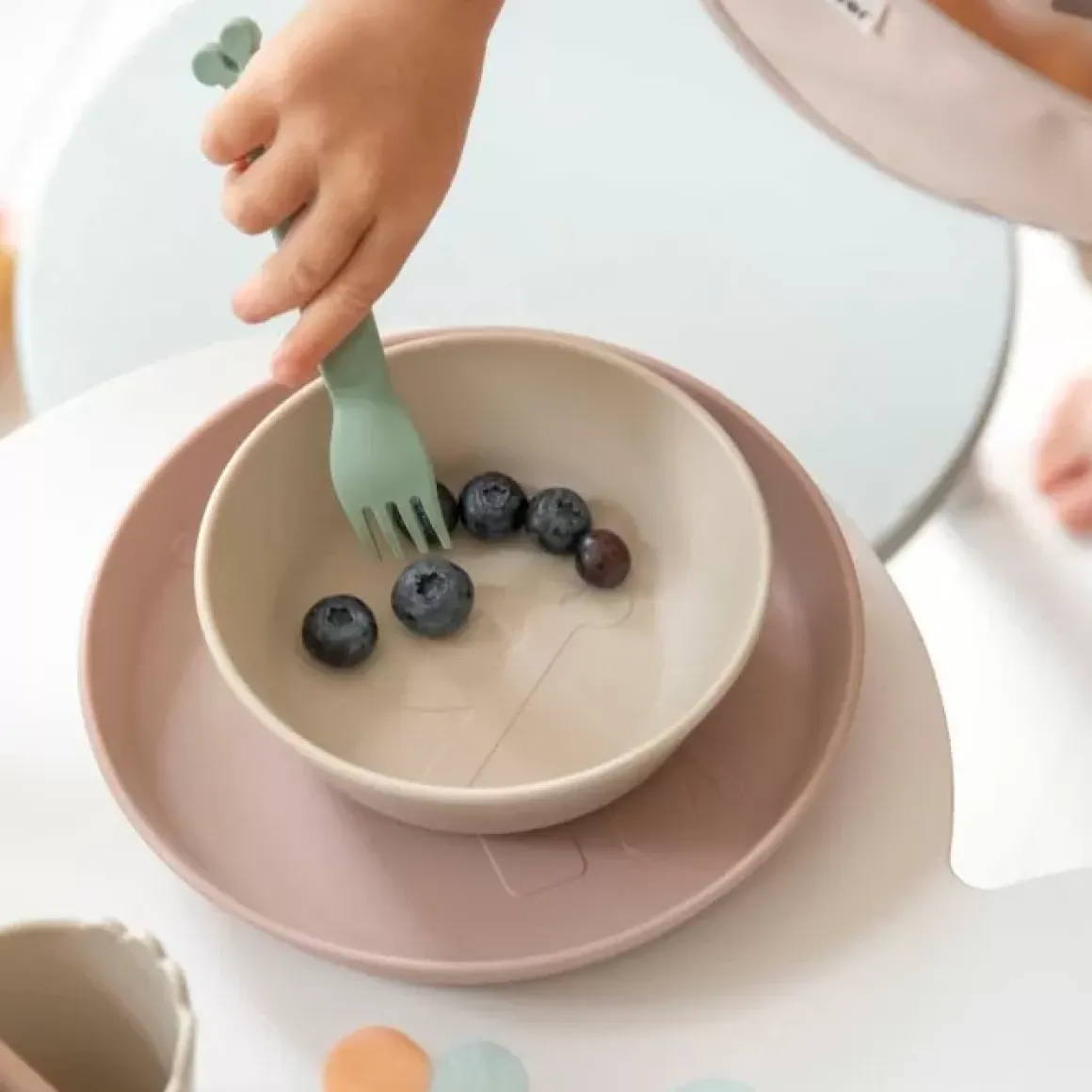 Done By Deer Bestekset Deer Friends Green