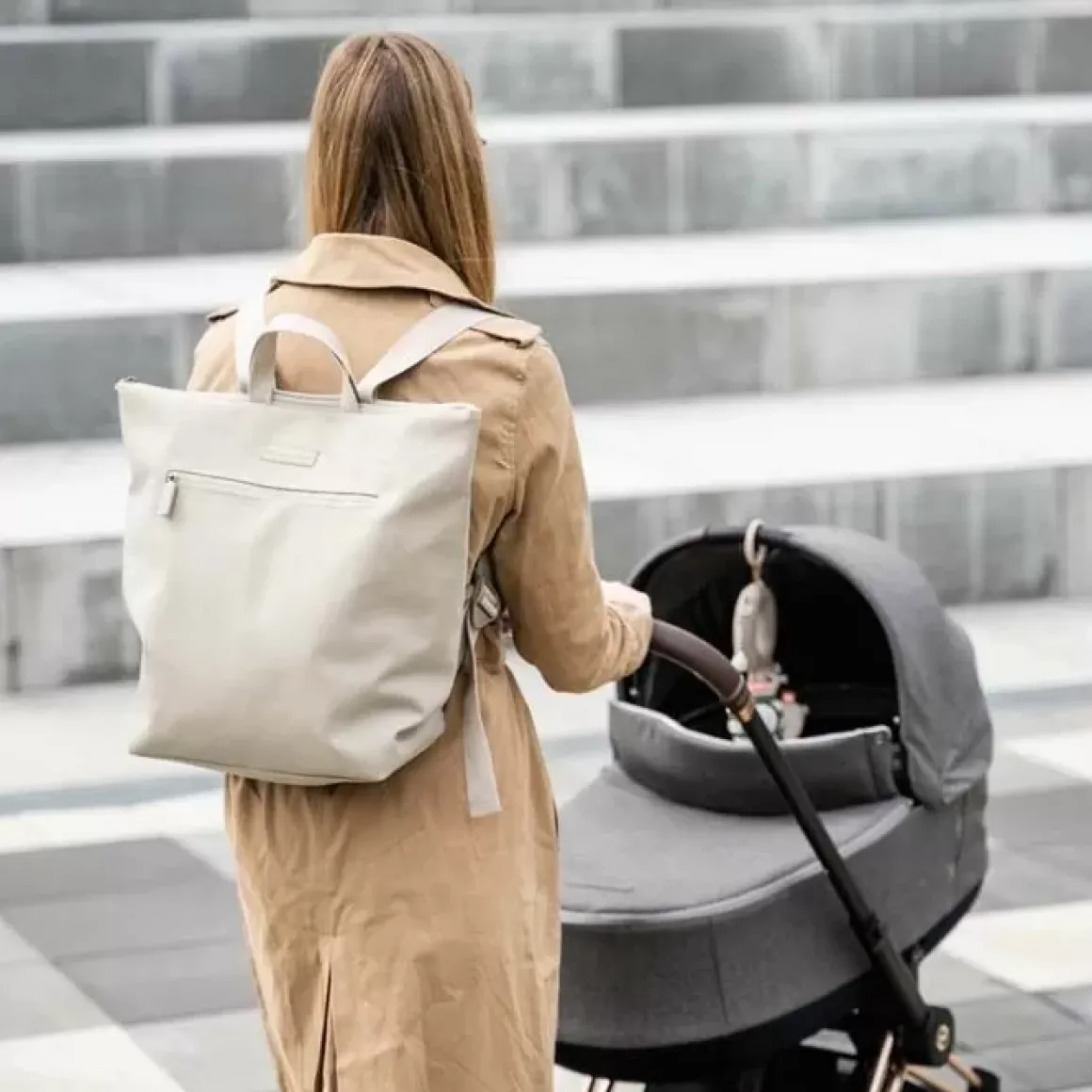 Done By Deer Luierrugzak Sand