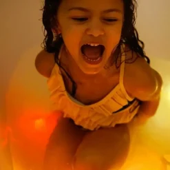 Glo Pals Light Up Cubes Sesamstraat Julia Oranje