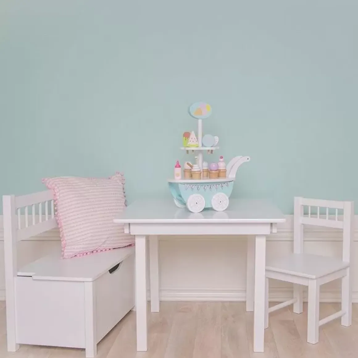 Houten Ijskraam Met Ijsjes Jabadabado