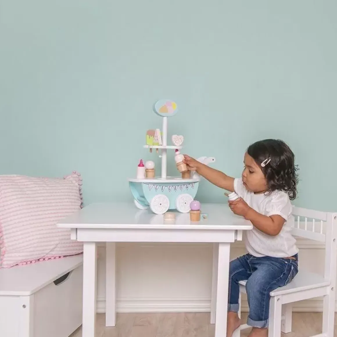 Houten Ijskraam Met Ijsjes Jabadabado