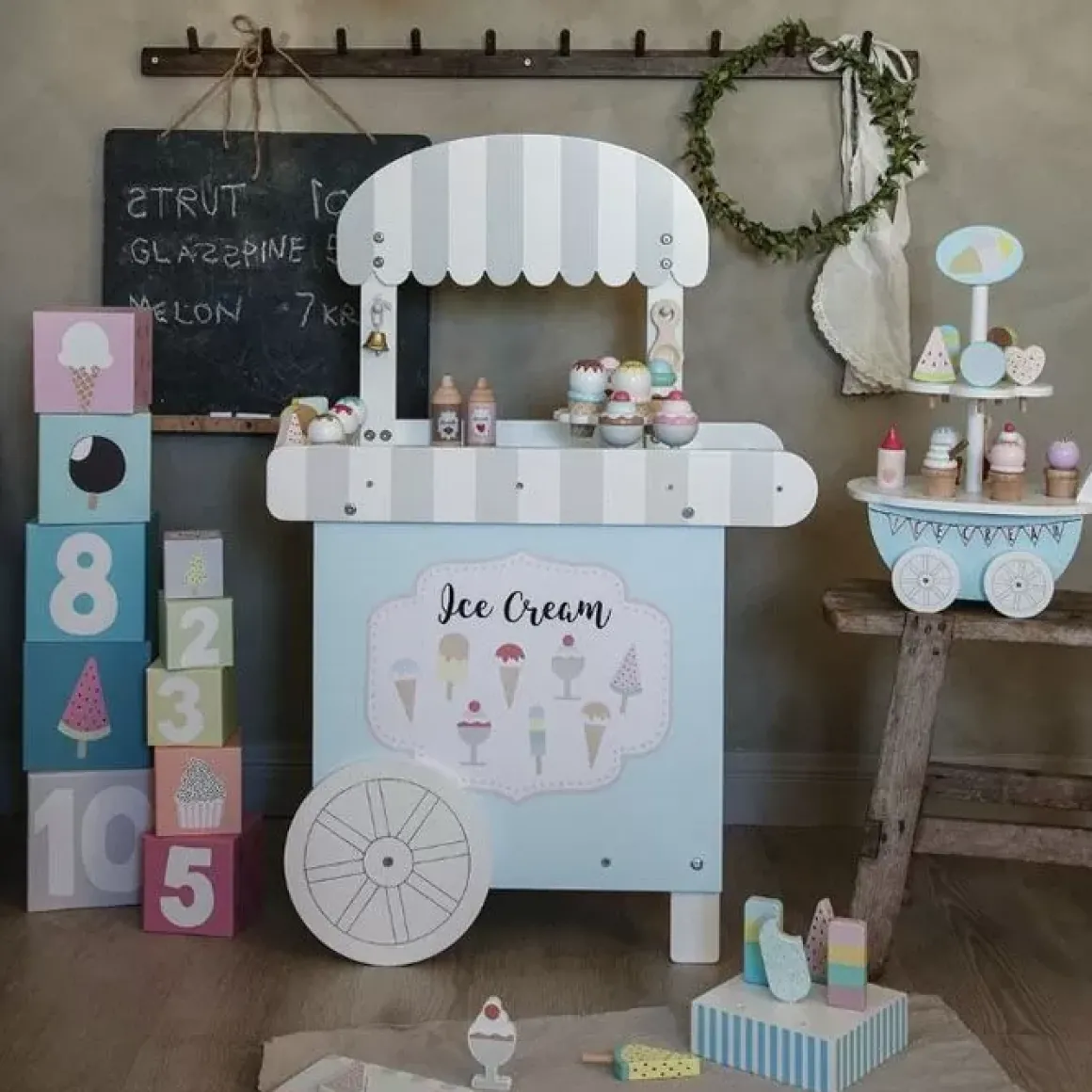 Houten Ijskraam Op Wielen Jabadabado