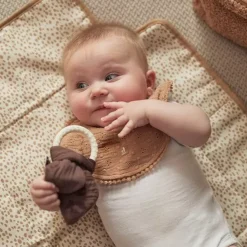 Jollein Kwijlslab Embroidery Biscuit