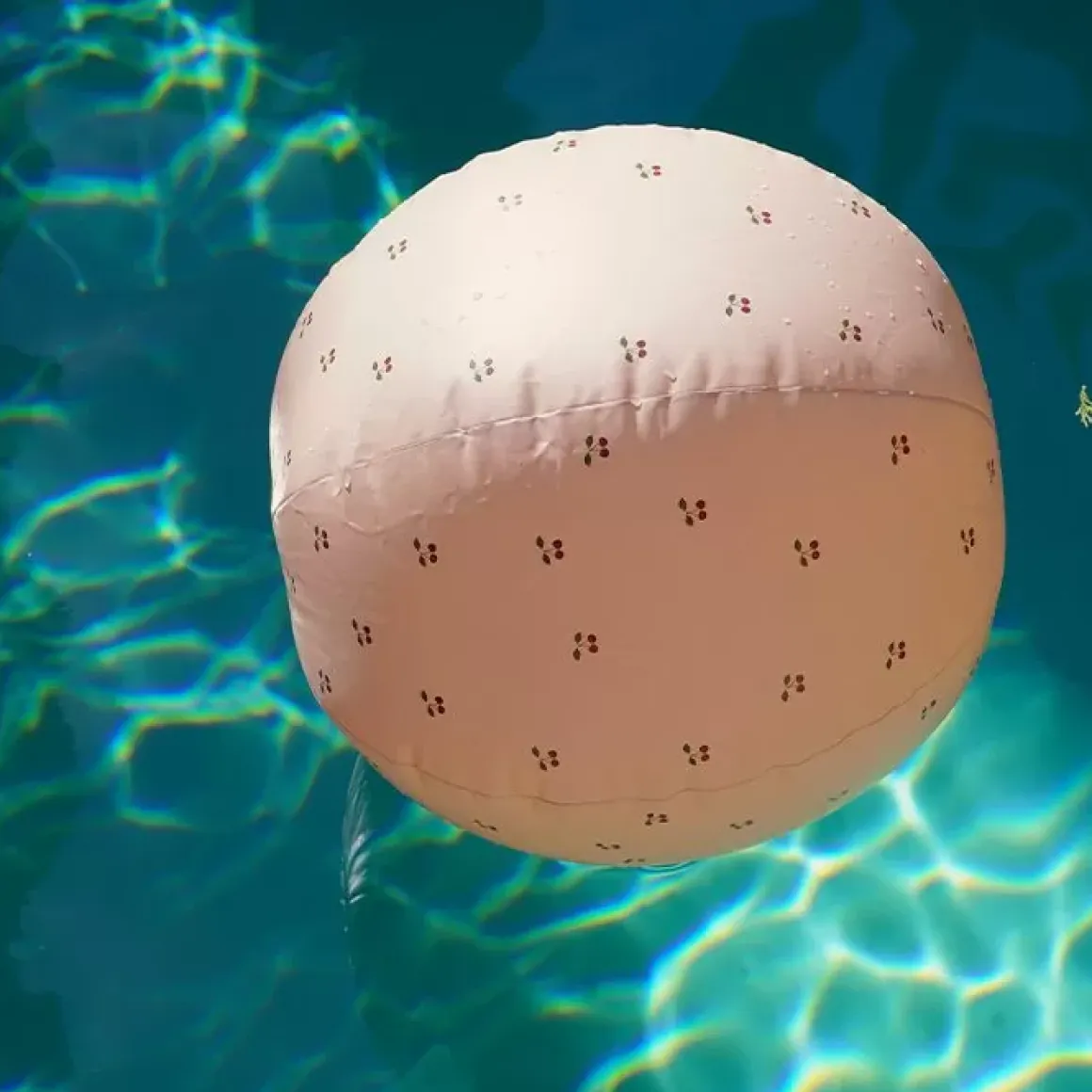 Konges Slojd Strandbal Cherry