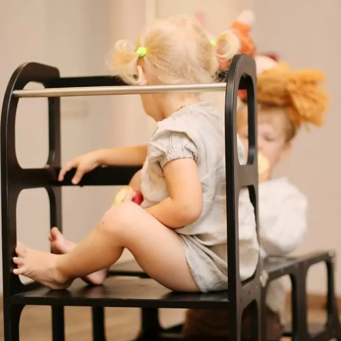 Learning Tower Step'N Sit Zwart Ette Tete