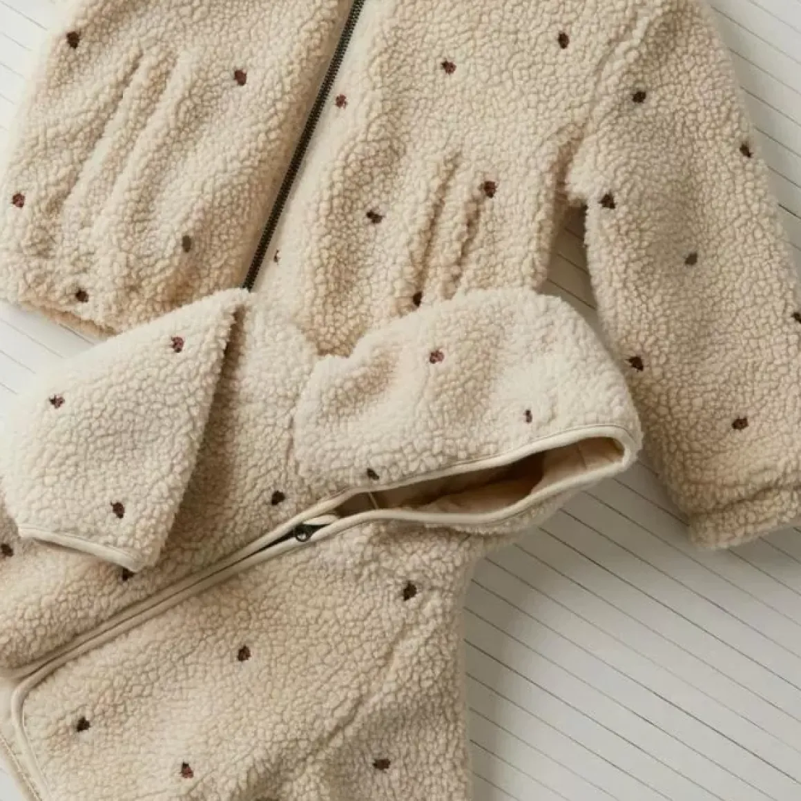 Lil' Atelier Baby Sherpa Jasje Ladybird - Warm & Stijlvol Voor De Winter