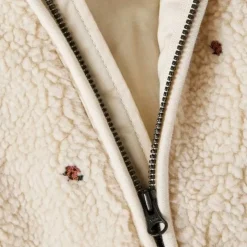 Lil' Atelier Baby Sherpa Jasje Ladybird - Warm & Stijlvol Voor De Winter