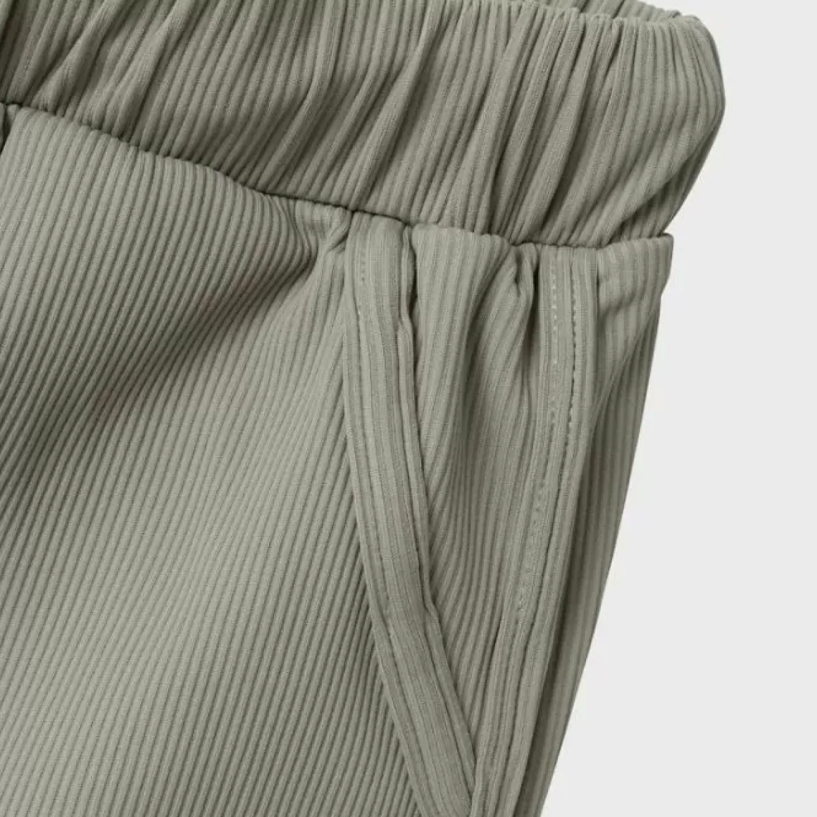 Lil' Atelier Zwem Short Farley Dried Sage Bestel Nu En Strijd Tegen De Hitte!