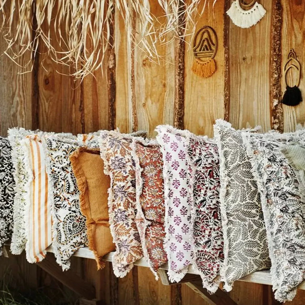 Madam Stoltz Kussenhoes Fringes Sand