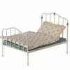Maileg Miniatuur Bed Muis Off-White