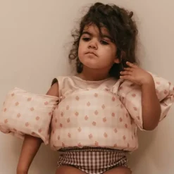 Mrs. Ertha Zwemvest Cute Strawberries (2-6 Jaar)