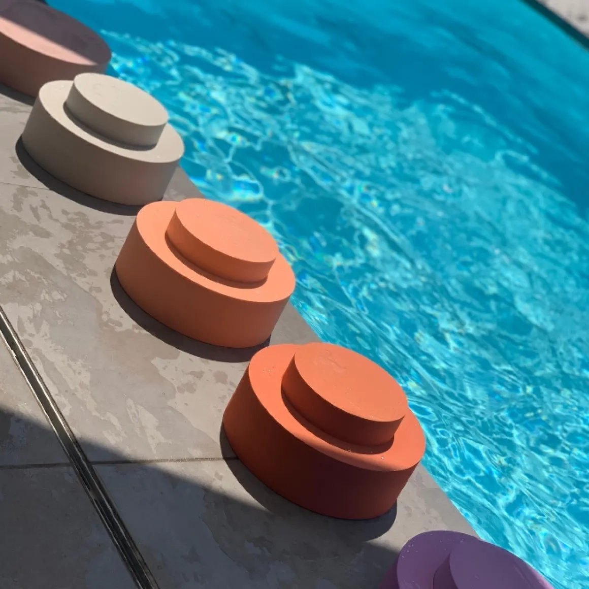 Rainbow Chair Earth Moes