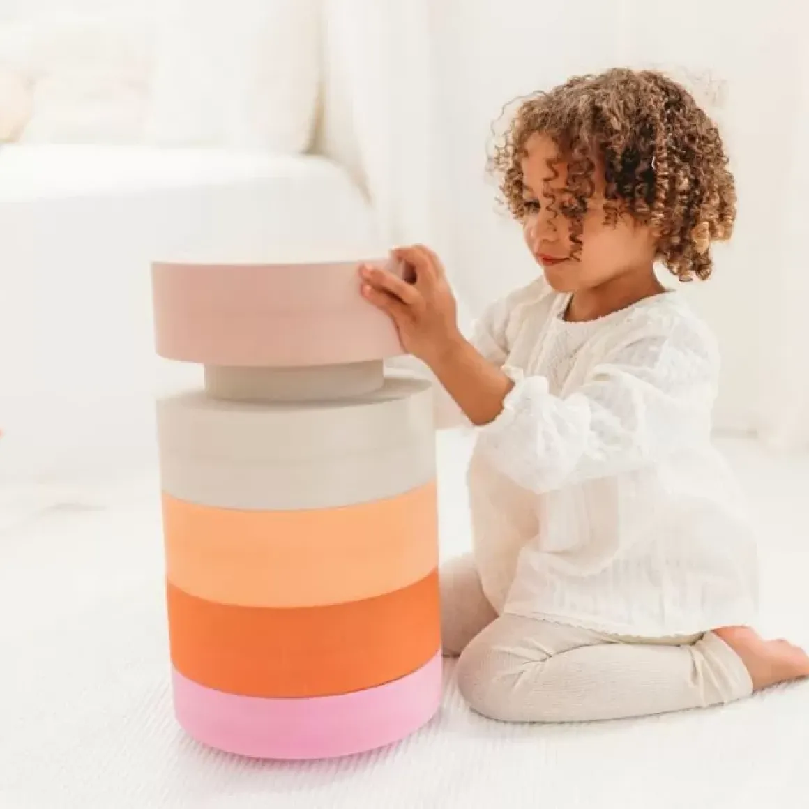 Rainbow Chair Earth Moes