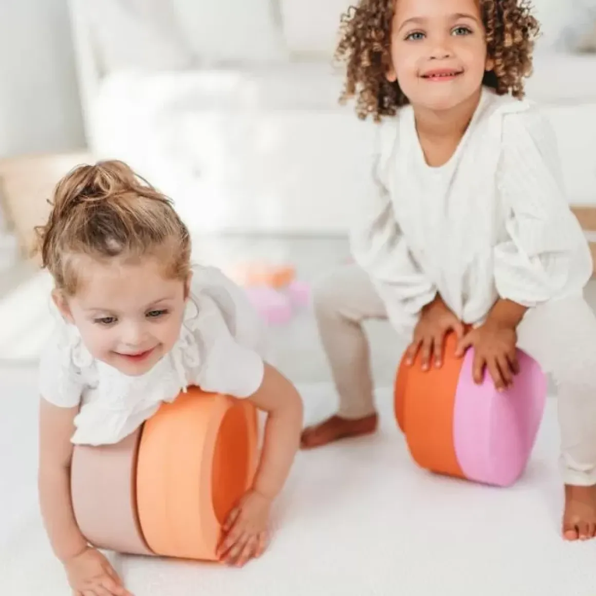 Rainbow Chair Earth Moes