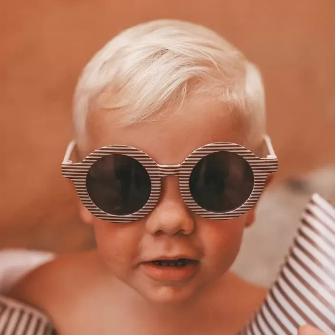 Saron Zonnebril Rib Stripe | Salted Stories