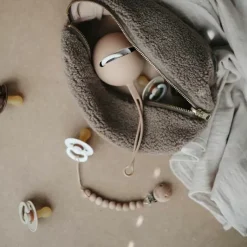 Siliconen Speenhouder Blush Mushie & Co