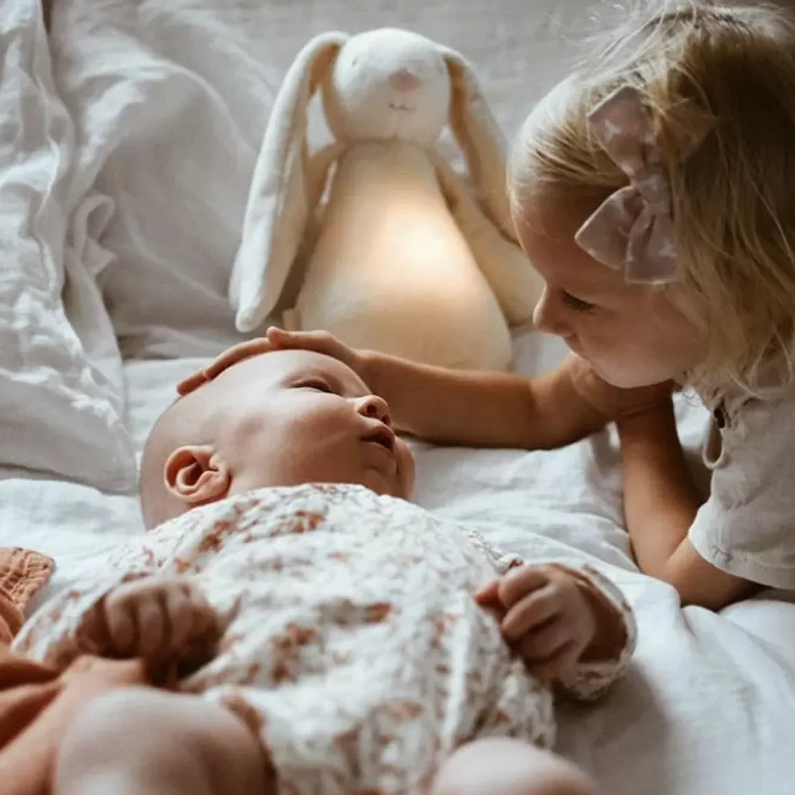 Slaapknuffel Humming Friend Rabbit Cream Moonie