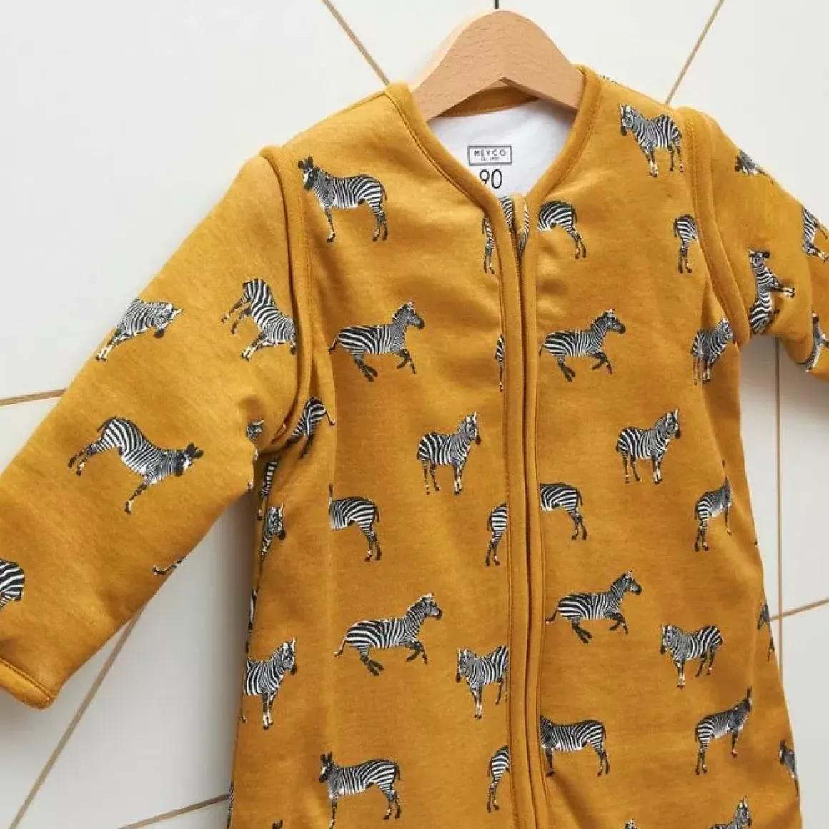 Slaapzak Met Afrits Mouw Zebra Honey Gold Meyco