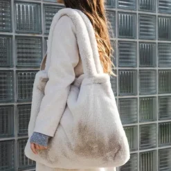 Studio Noos Mom Bag Neutral Faux Fur