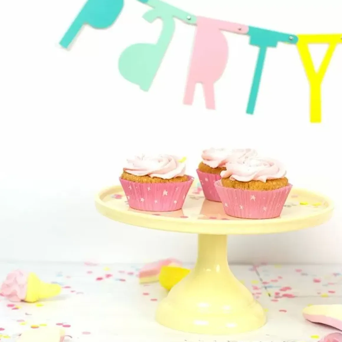 Taartplateau Pastel Geel Klein A Little Lovely Company