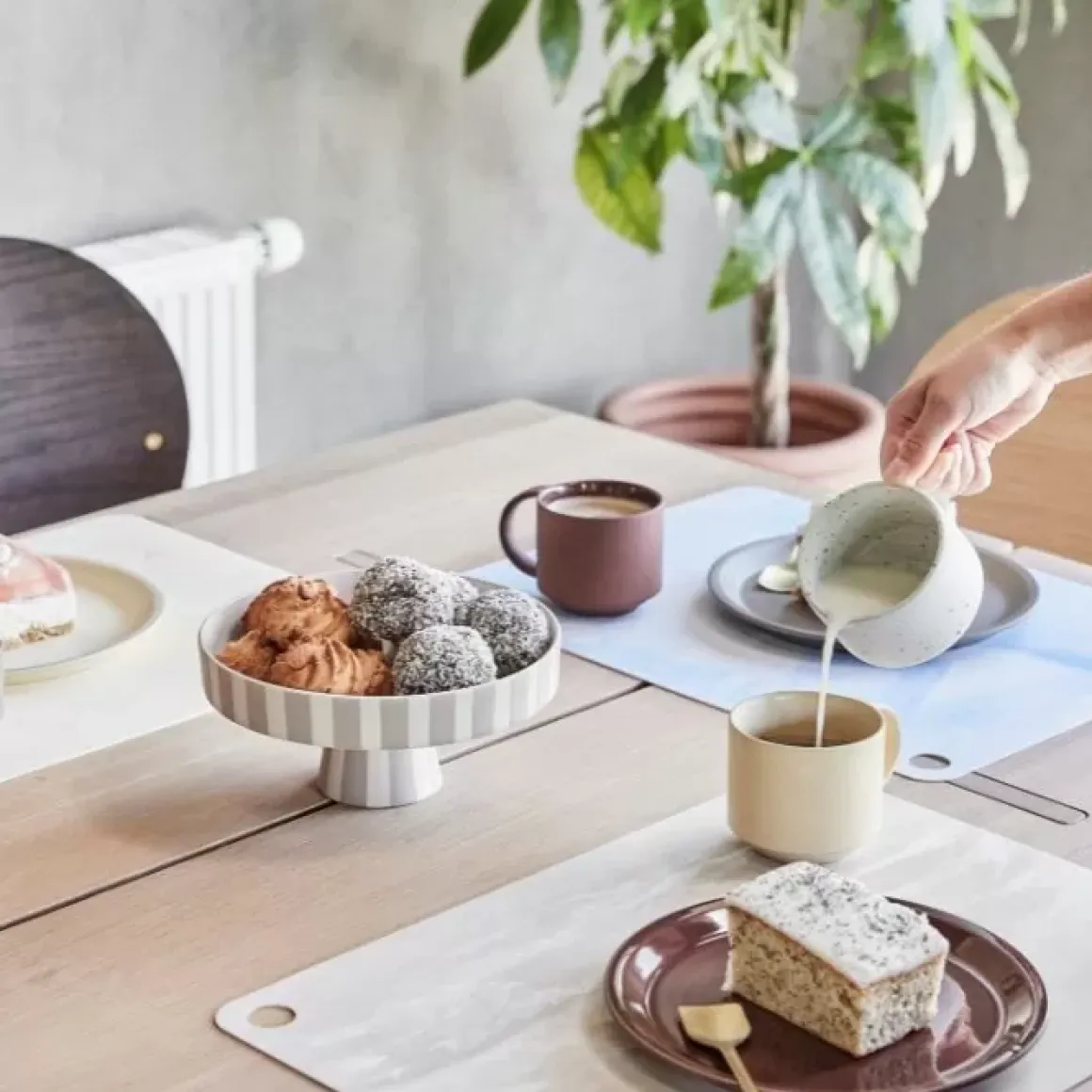 Taartplateau Toppu Clay Oyoy - Limited Edition Beige Taartplateau