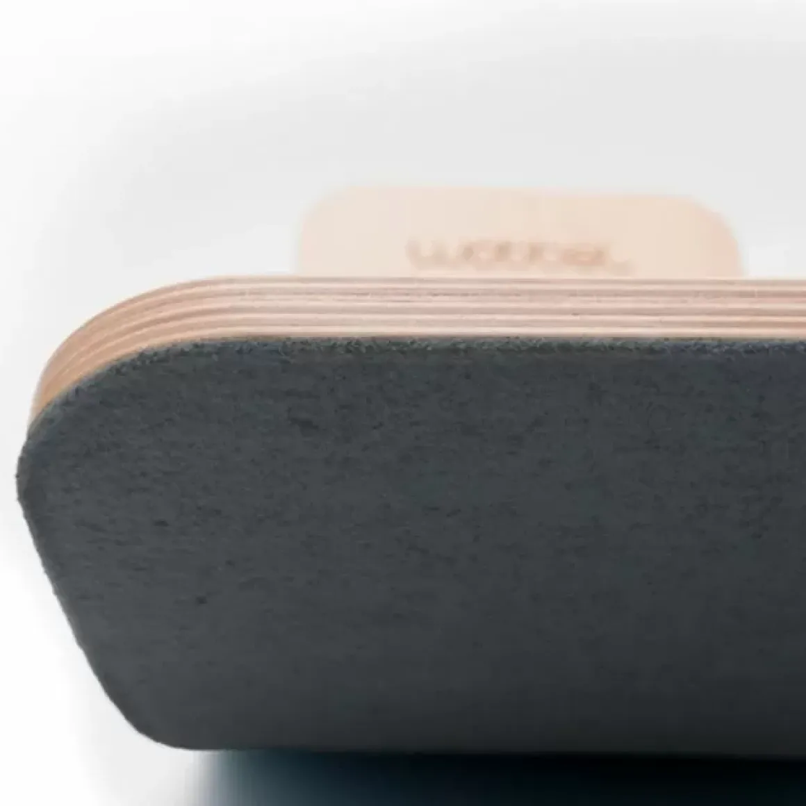 Wobbel Pro Blank Gelakt Met Vilt Muis