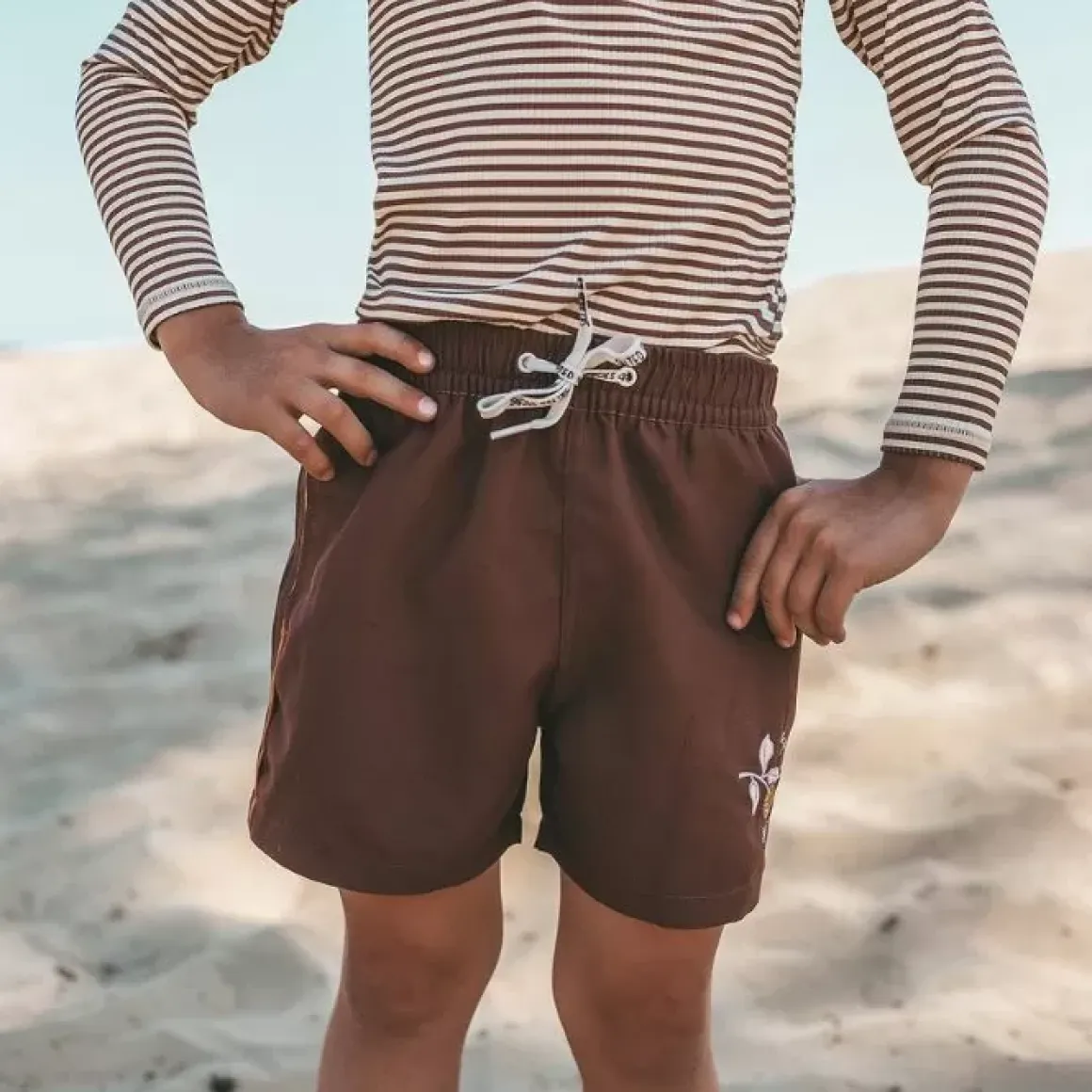 Zwembroek Stef In Solide Carob Bruin Bestellen - Salted Stories